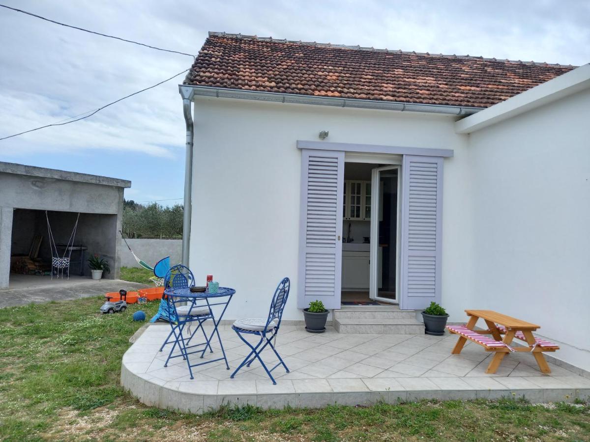 Вилла Cosy Family Friendly House Задар Экстерьер фото